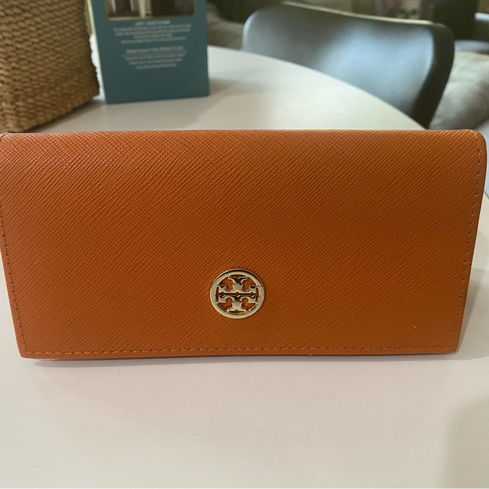 Tory Burch glasses case